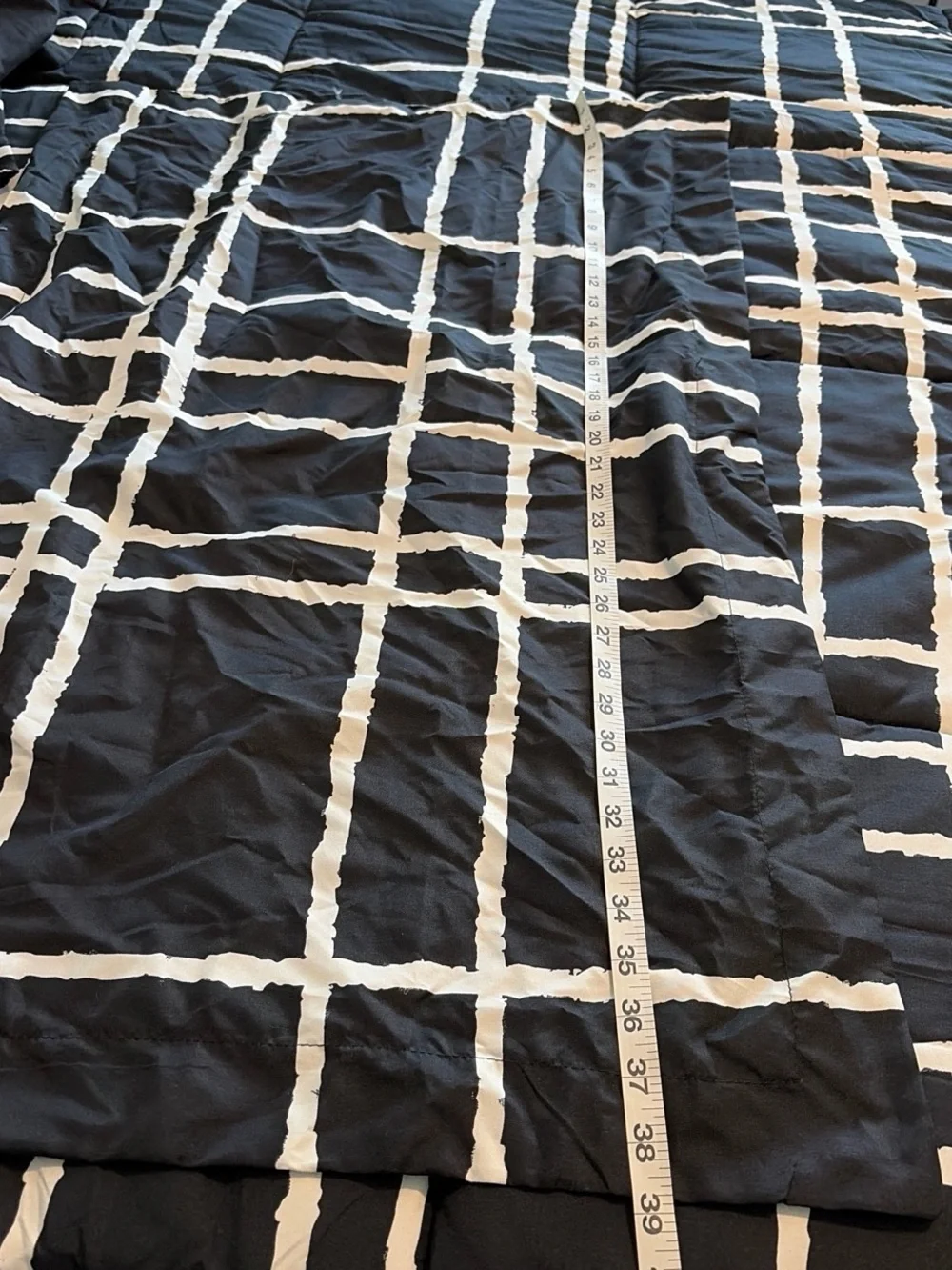 NWOT Black and White Grid Comforter Set - Modern Bedding